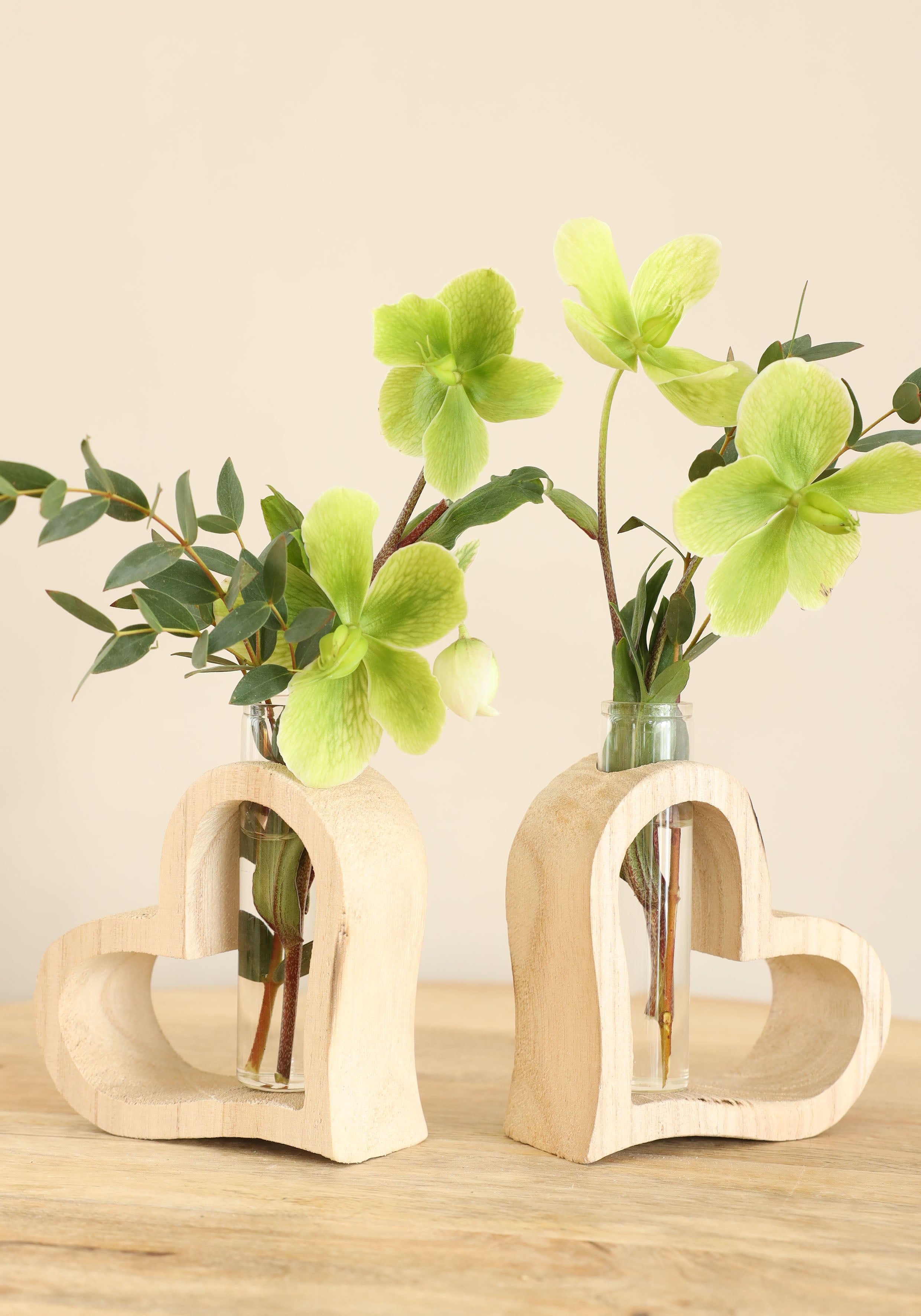 Houten hart met reageerbuisje 10 x 5 h.11 cm (6 st) [IFS-29638]