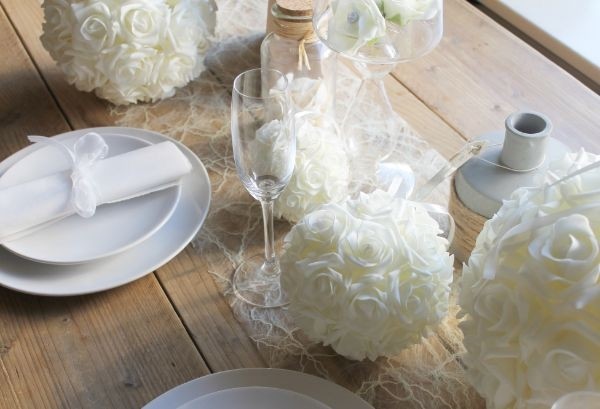 Deco "Rozenbal" Ø 10cm wit Schuim (1 stuks) [IFS-31210]