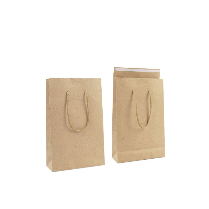 Papieren Draagtassen Bruingrijs 20+8x32 cm met klep en plakstrip (100 stuks) [FP-DPK145]