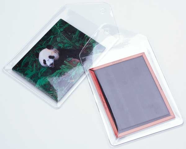 Vinyl Magneet hoesje met hanger 6.0 x 8.3cm. Verkocht per bundel van 100 stuks.